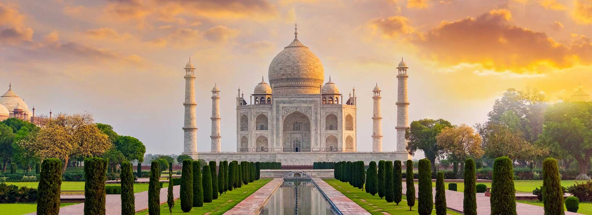 Taj Mahal Luxury Tour by Premium Car from Delhi